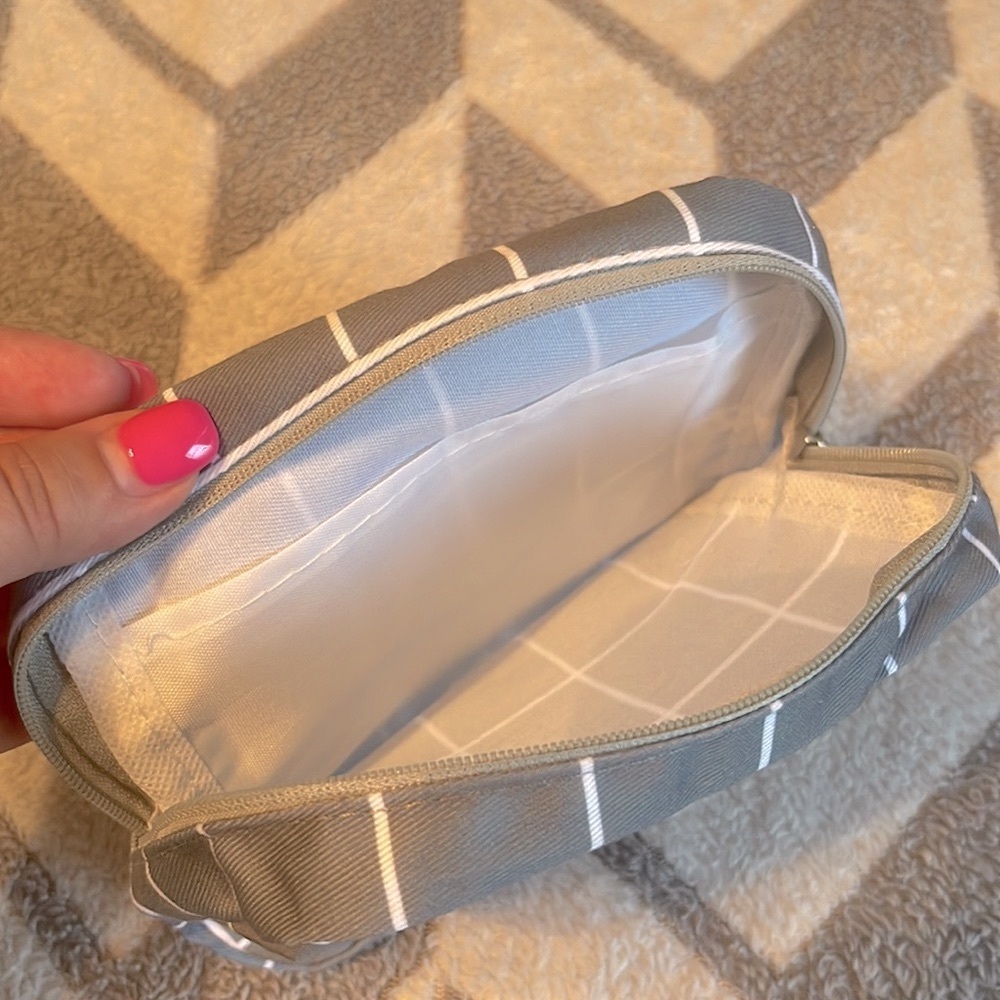 Gray Bag - Picture 2 of 6
